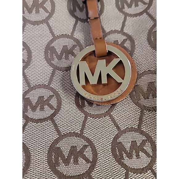 Michael Kors MK Beige & Brown Tote – Classic Shoulder Bag – Tons of Pockets - Picture 5 of 16